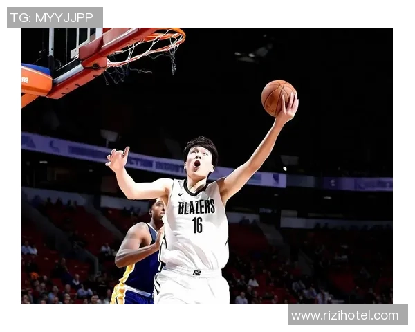 创纪录！杨瀚森NBA生计首进三分 两边抵触拉走暴怒哈腾劝架